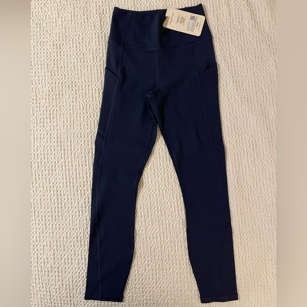 Fabletics Oasis High-Waisted Pocket 7/8 Legging XS